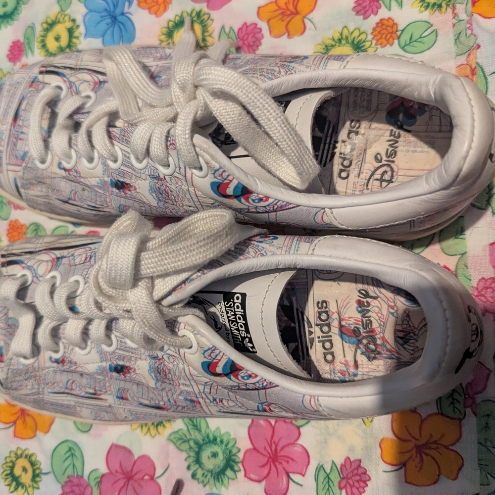 adidas White Multicolor Graphic Low-Top Sneakers - Picture 3 of 7